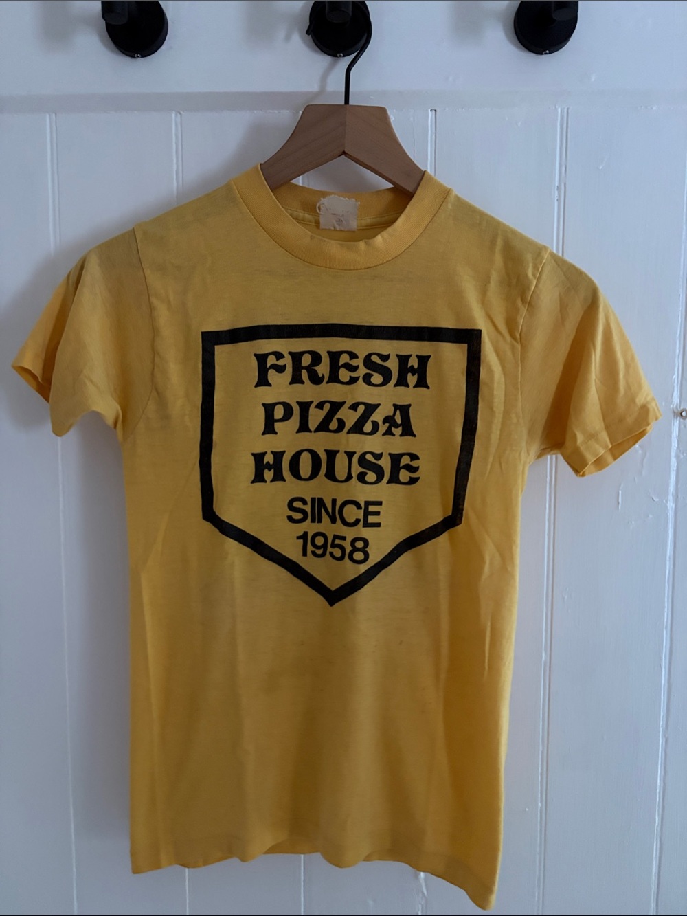 Amazing Vintage Pizza House Tee